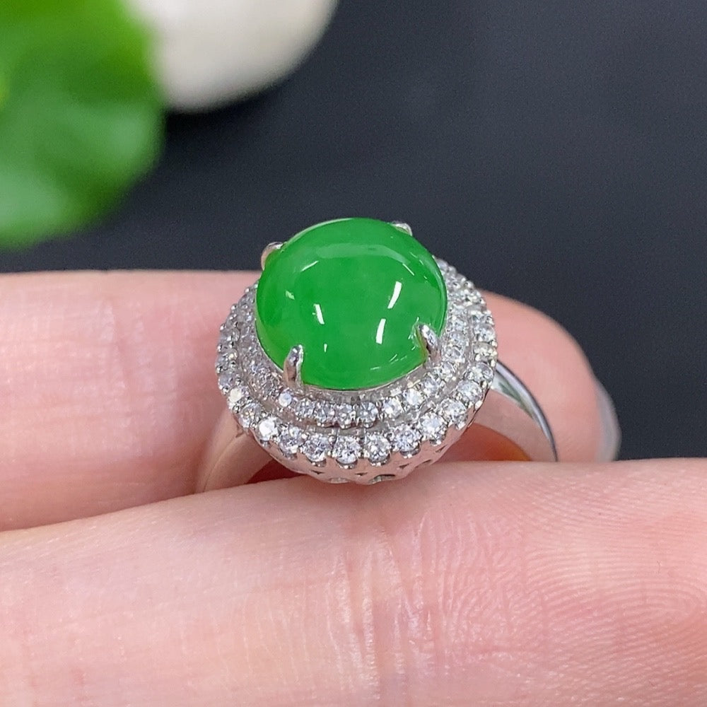 Jadeite Cabochon Ring 18k Gold Total Weight Approx. 3.6g Size 11 with Diamond Accents