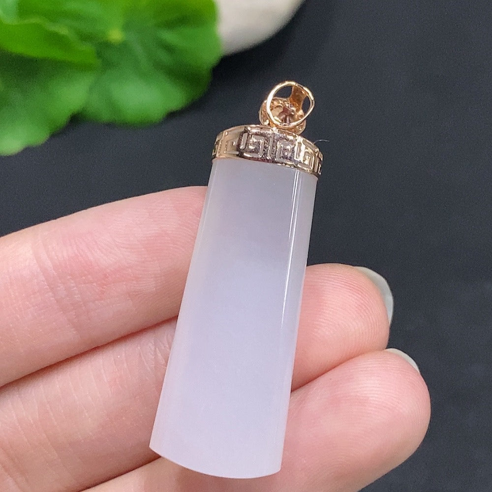 Jadeite Plain Column Pendant with 18K Gold Clasp, Total Weight Approximately 11.3g, Set with Diamonds