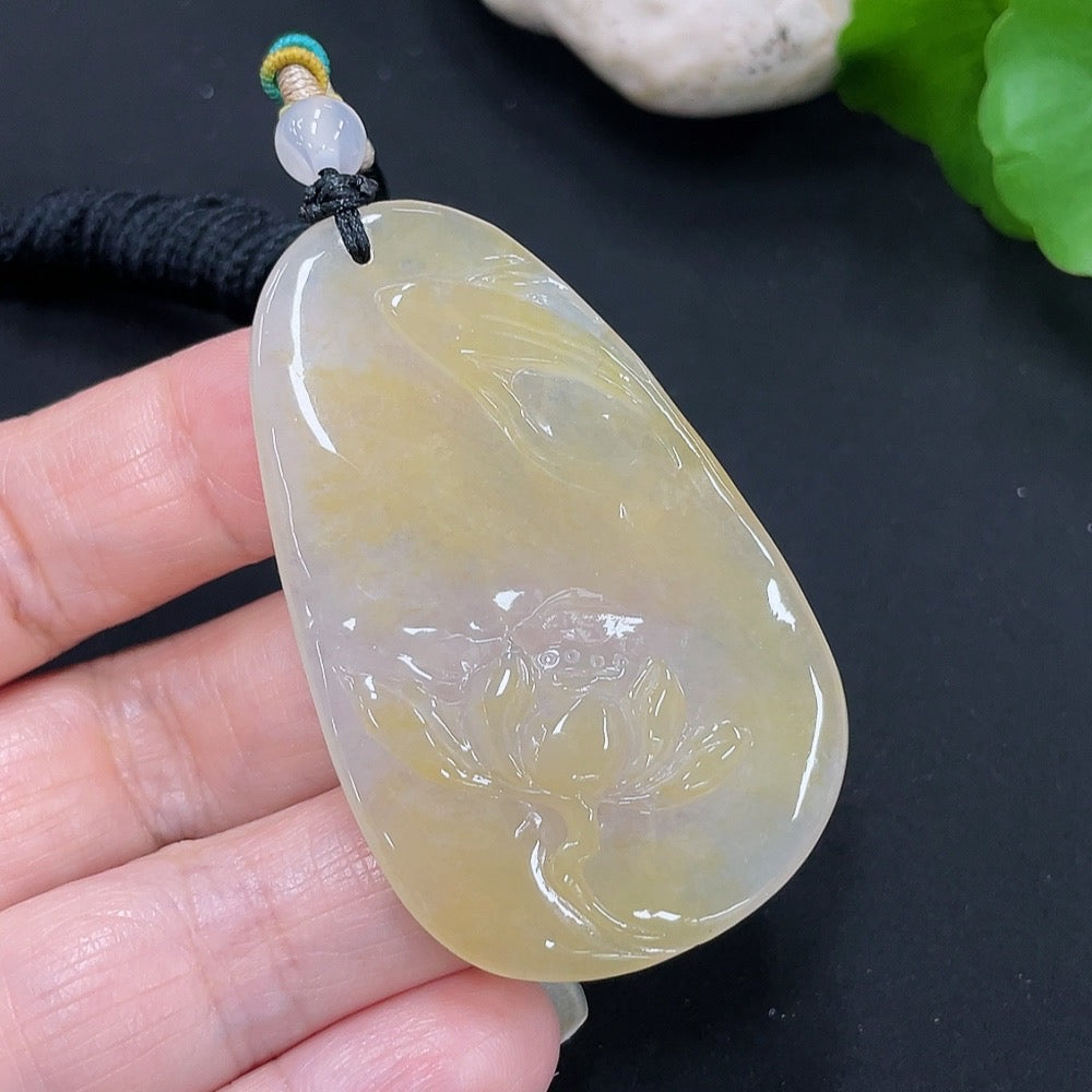 Jadeite Lotus Leaf Fish Pendant with Non-A Grade Beads, Total Weight Approximately 20.57g
