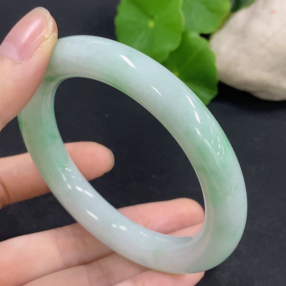 HKHQ jadeite round bangle in size 56, featuring a smooth, polished surface and a total weight of approximately 62.4 grams.