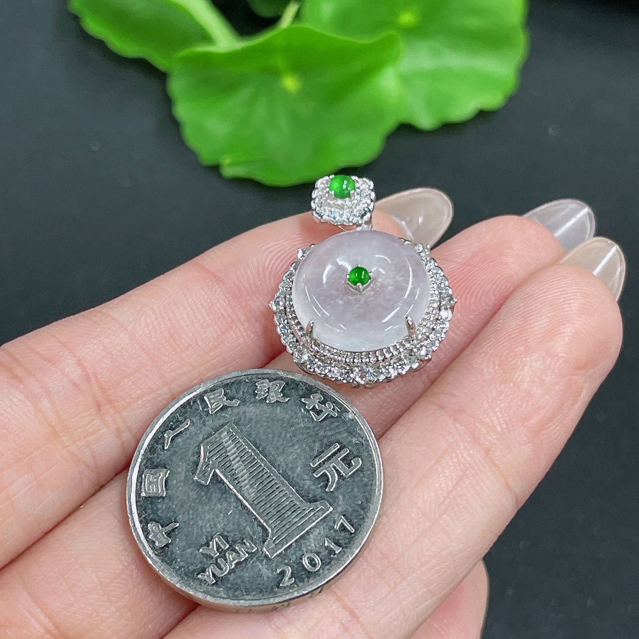 Jadeite Peace Knot Inlaid Pendant with 18k Gold and Diamond Accents, Total Weight Approximately 3.29g