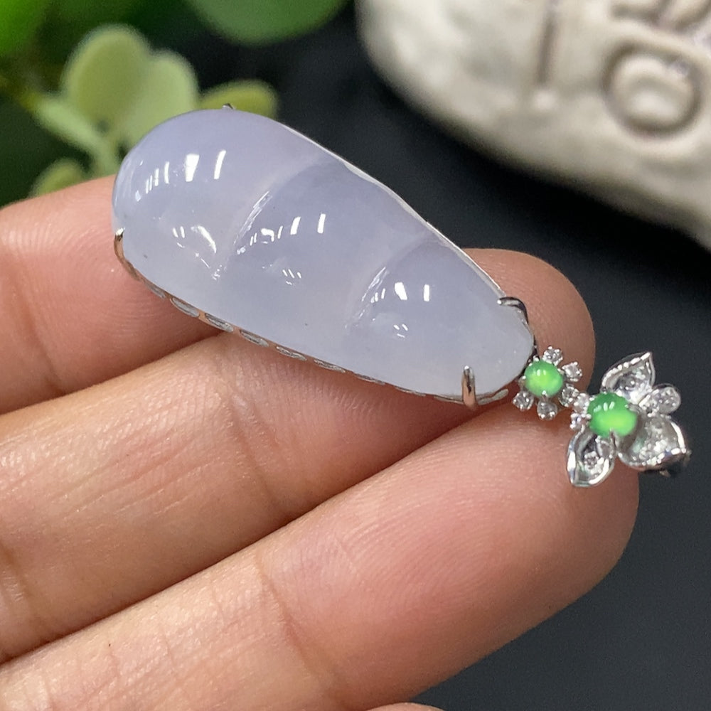 Jadeite Bean Inlay Pendant 18K Gold Inlay Approx. 5.5g