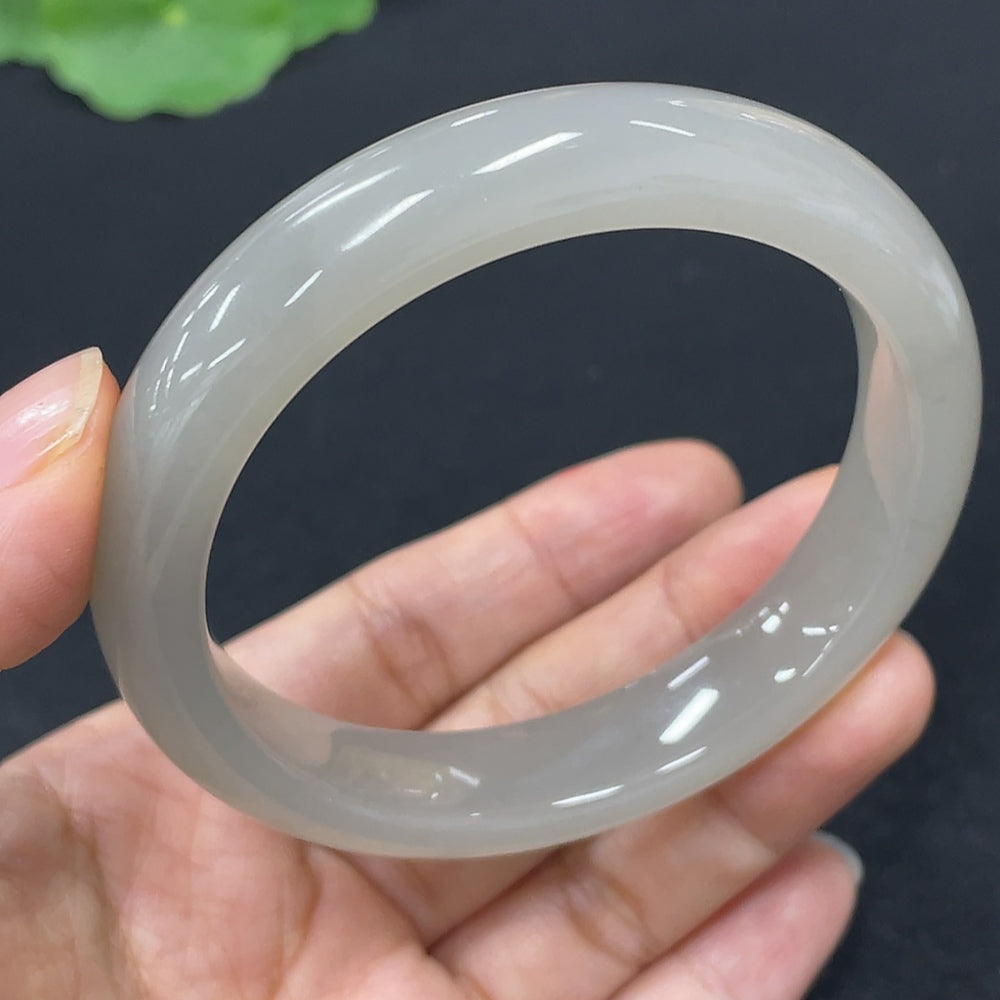 HKHQ Hetian Jade round bangle bracelet, size 55.6, 46.6g, smooth polished surface, natural green jade display