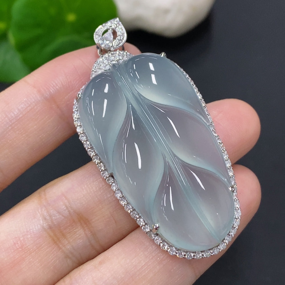 Jadeite Leaf Inlaid Pendant 18K Gold (With Diamond Accents)