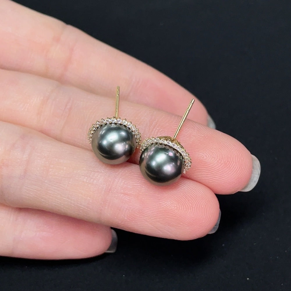 Saltwater pearl stud earrings, 18K gold, non-diamond