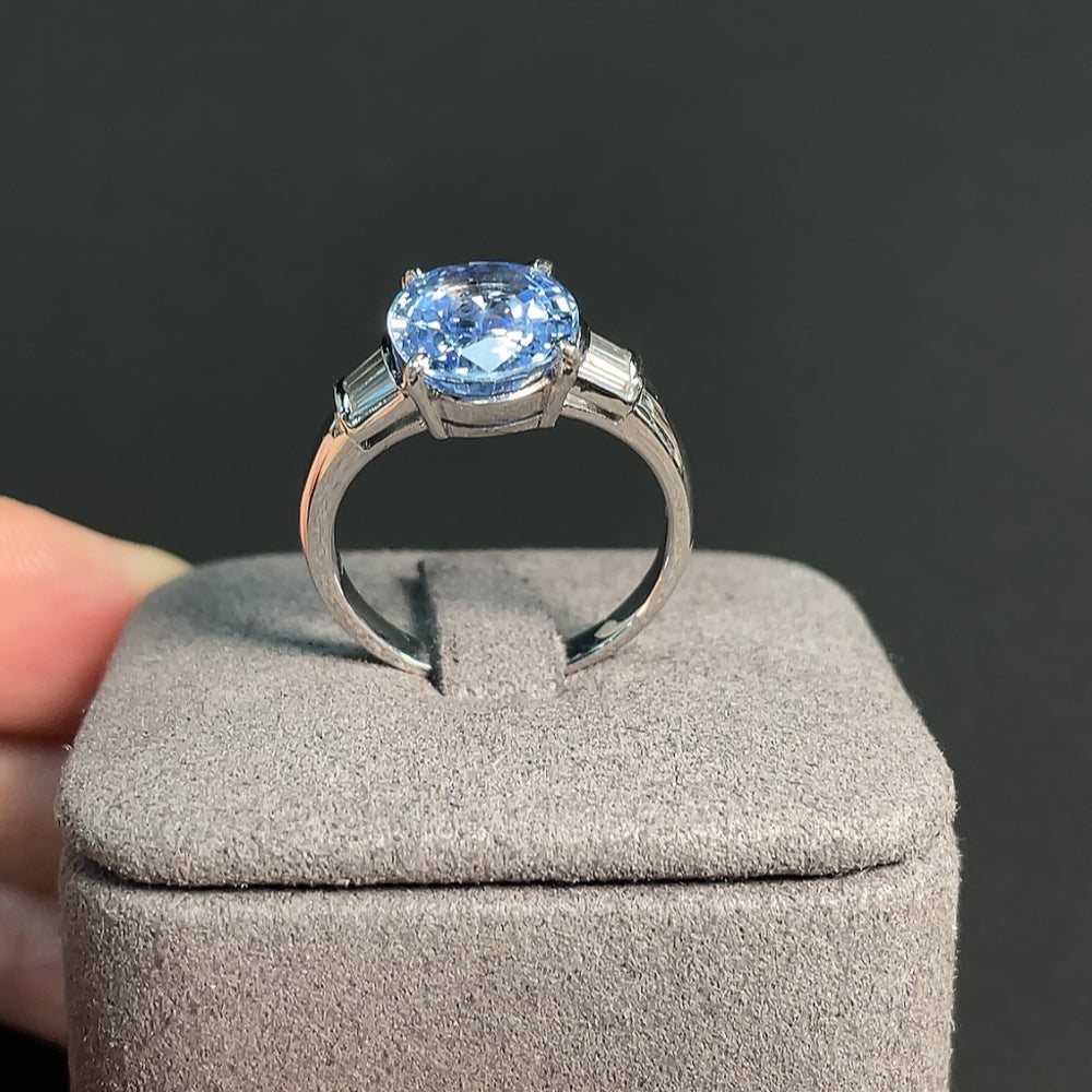 Sapphire ring Pt900 with diamonds, total weight about 8g, size 17, AIGS certificate: no heating, cornflower blue, origin Sri Lanka, Blue 5.41cts