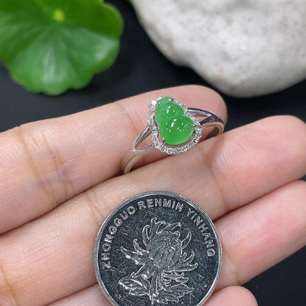 Jadeite Gourd Inlaid Ring 18k Gold Inlaid with Diamond Size 16.5 Total Weight Approx. 2.31g