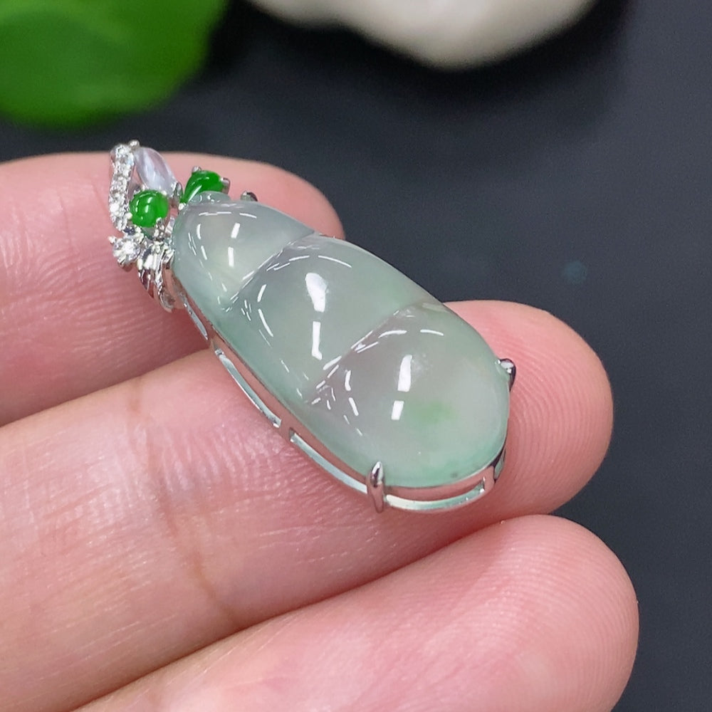 Jadeite Lucky Bean Pendant in 18K Gold (With Diamond Accents)