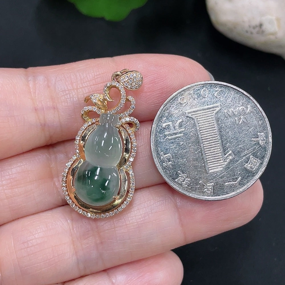 Jadeite Gourd Pendant 18K Gold Total Weight Approx. 4.7g (with Diamond Accents)
