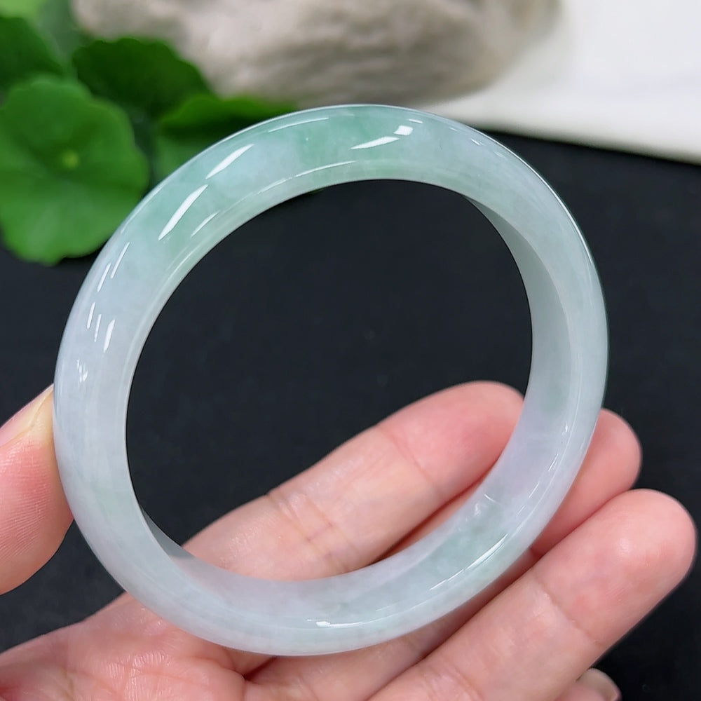 Jadeite Round Bangle