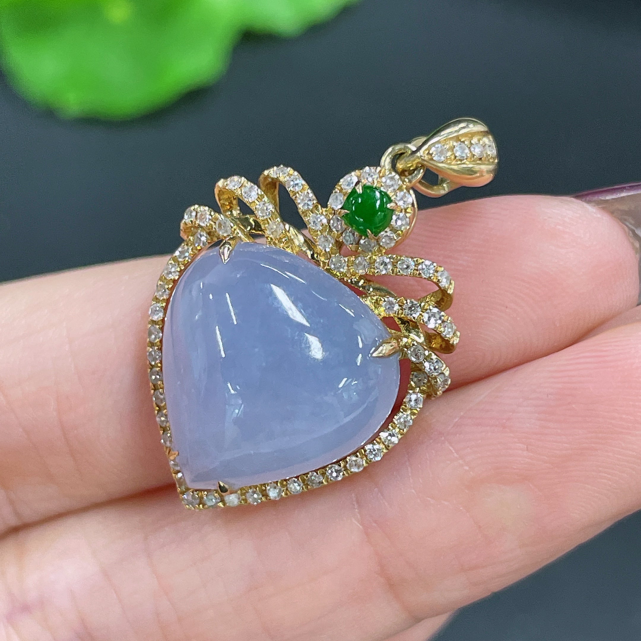 Jadeite Pendant 18k Gold Inlaid with Diamonds Total Weight Approx. 4.95g