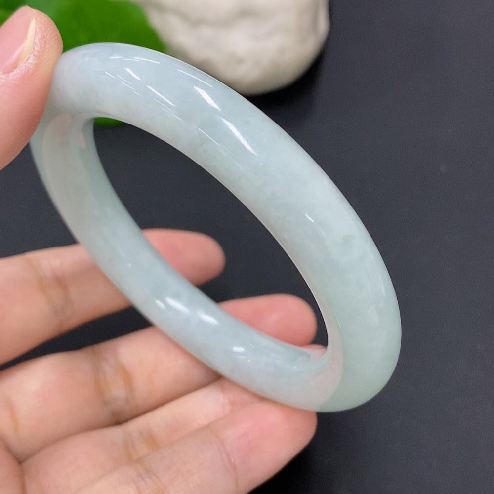 Jadeite Round Bangle