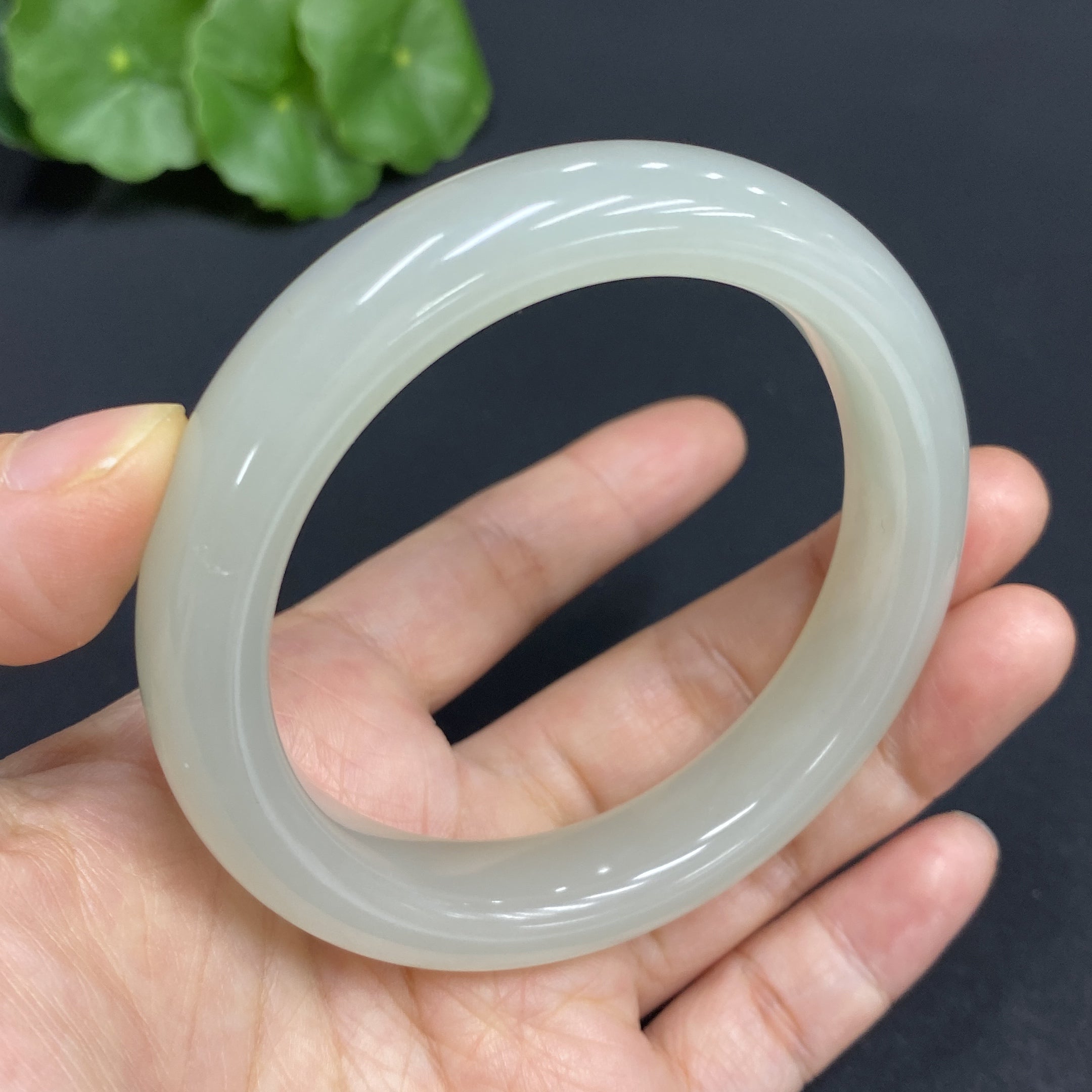 Hetian Jade Round Bracelet Size 56.8 Total Weight Approx. 59.8g