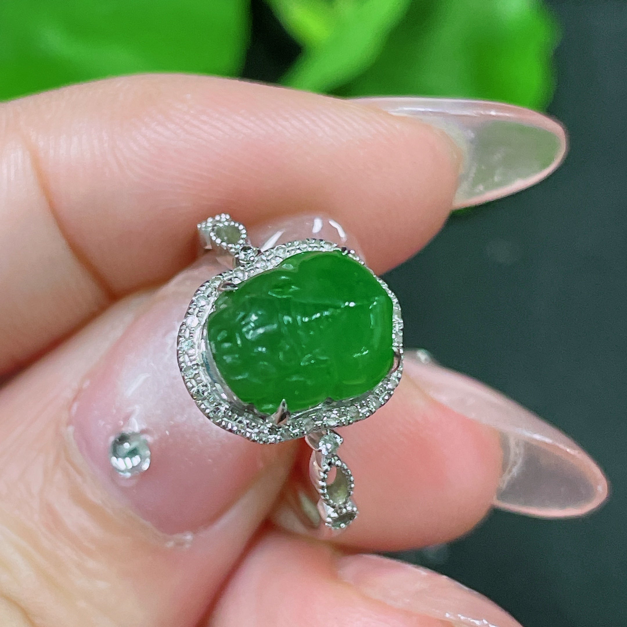 Jadeite Pixiu inlaid ring 18K gold size 13 total weight approx. 2.2g (with diamond accents)