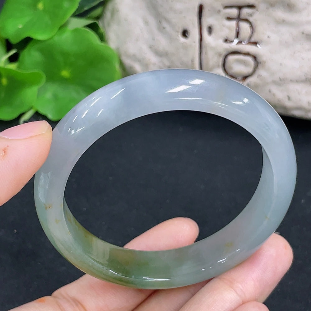 Jadeite round bracelet, repaired
