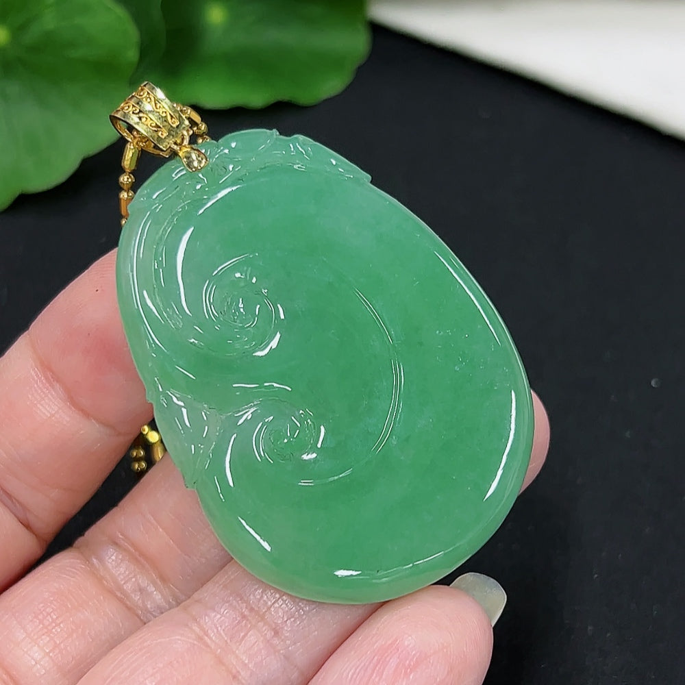 Jadeite Ruyi Pendant with 18K Gold, Non-Gold Chain, Total Weight Approx. 19.3g (Excluding Chain)