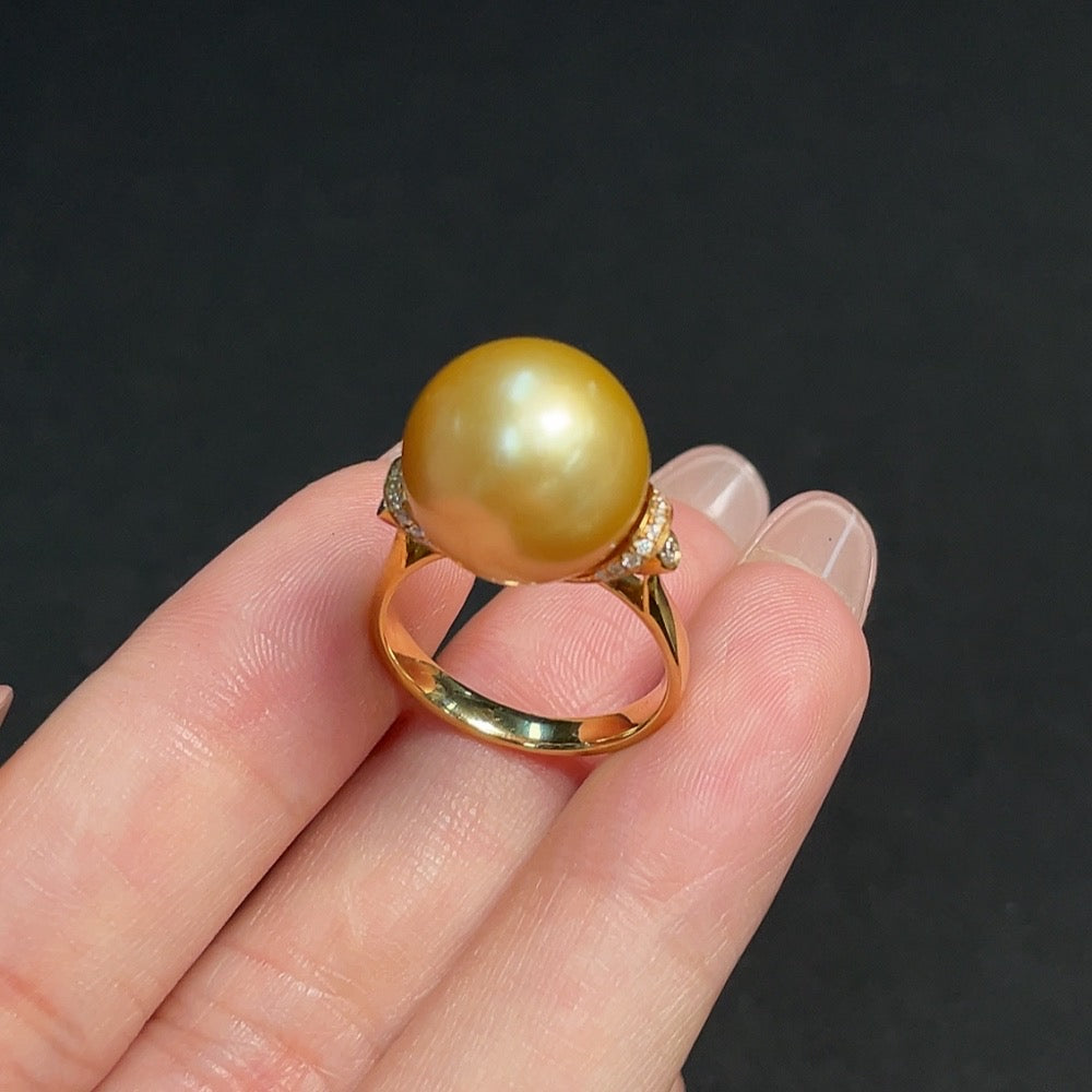 HKHQ 18K gold seawater pearl inlaid ring with diamonds, size 13, featuring a lustrous pearl and intricate gold design.