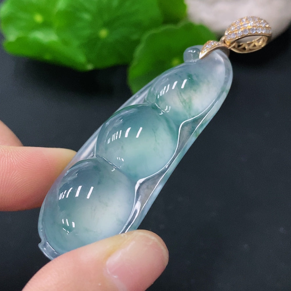 Jadeite Pendant Lucky Bean 18k Total Weight Approx. 20.4g [Total Value: $30,769 USD]