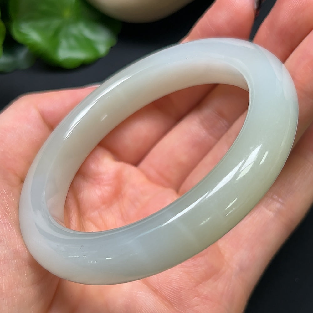Hetian Jade Round Bangle