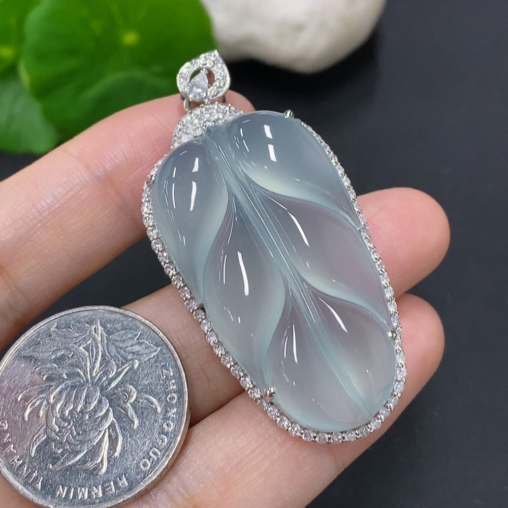 Jadeite Leaf Inlaid Pendant 18K Gold (With Diamond Accents)