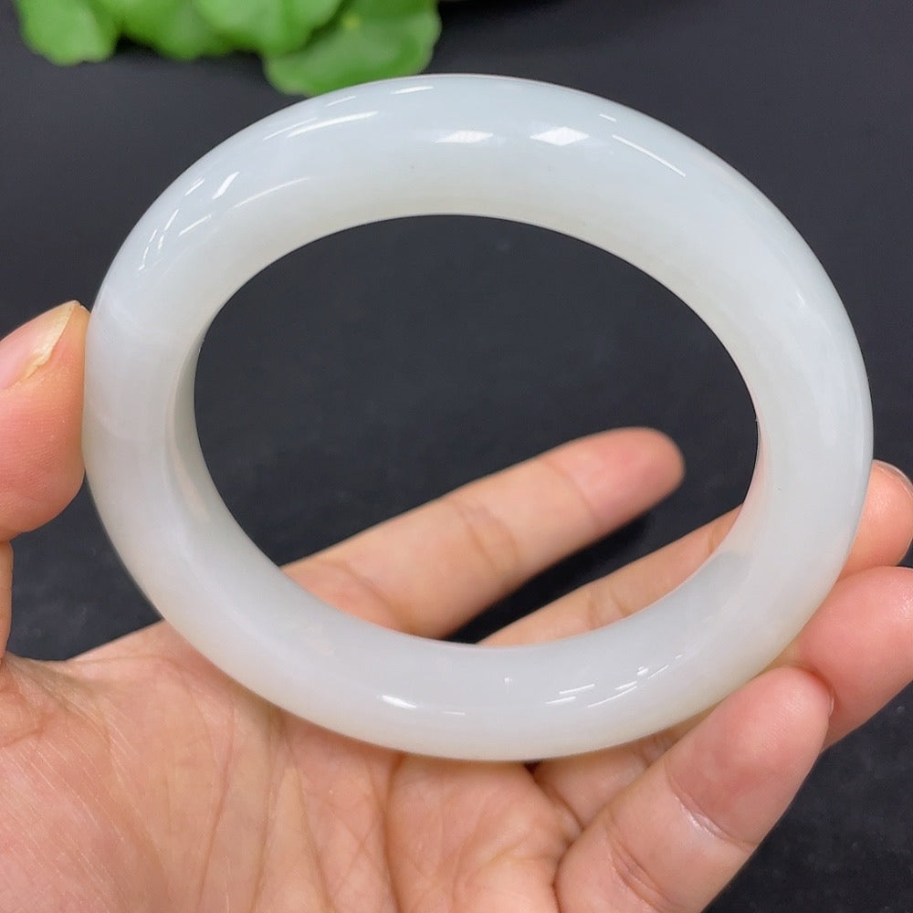 Hetian Jade Round Bangle