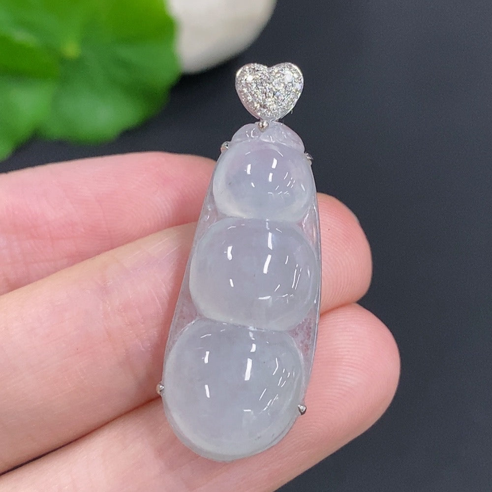 Jadeite lucky bean pendant with diamond accents, 18k gold, weighing approximately 4g, crafted by HKHQ.