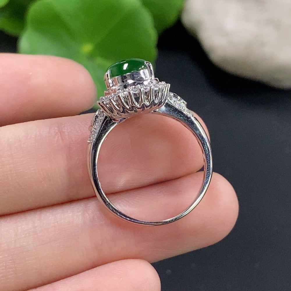 Jadeite inlaid ring 18K gold (with diamond accents)