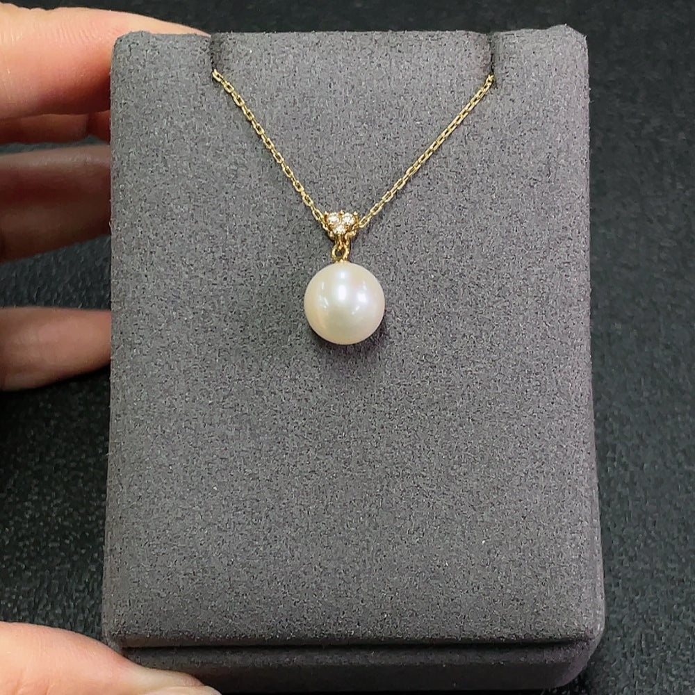Pearl Pendant with Diamond Accents, 18K Gold, Pearl Size Approx. 9mm