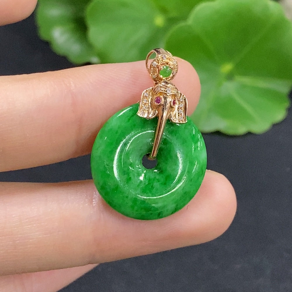 Jadeite Peace Knot Pendant with 18k Diamond Accents (Colorless)