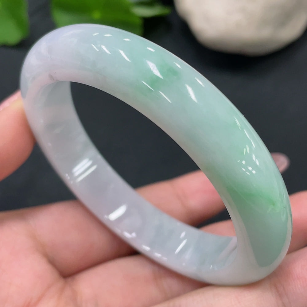 Jadeite regular bangle, inner diameter 54.3, total weight 53.327g
