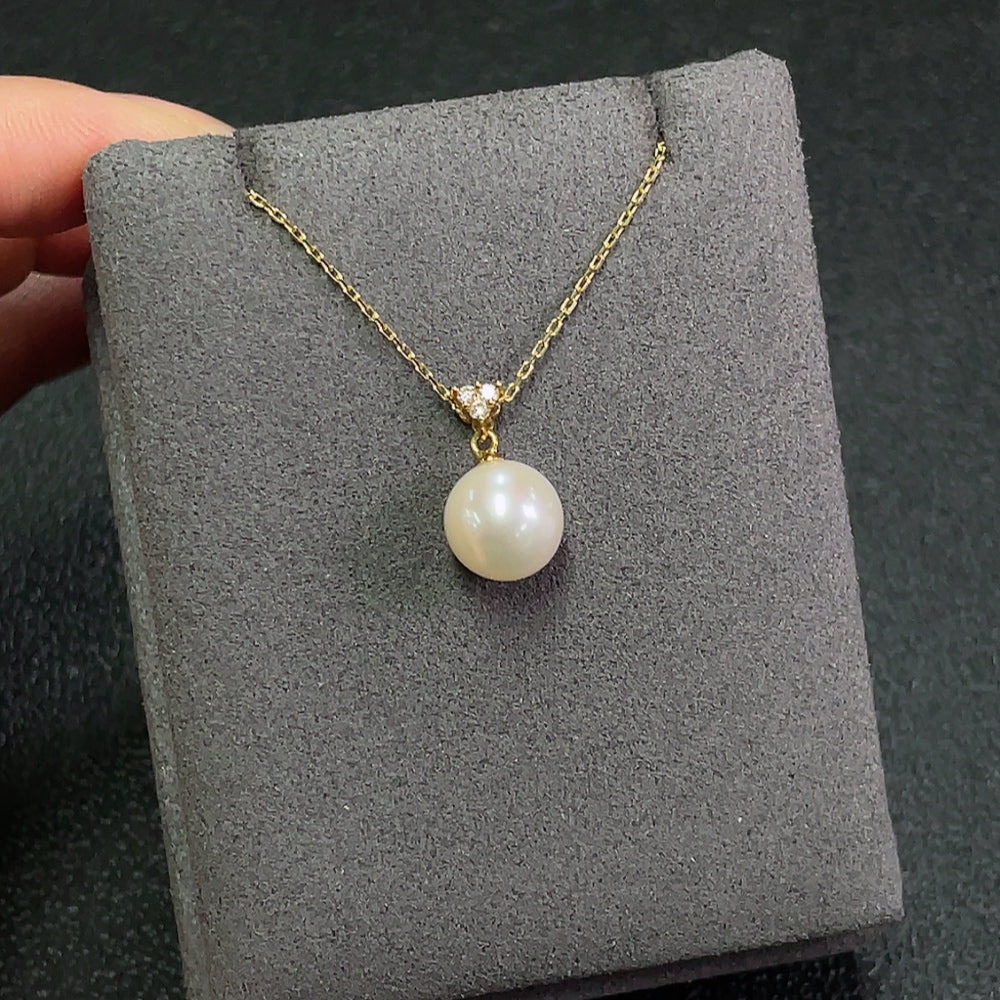 Pearl Pendant with Diamond Accents, 18K Gold, Pearl Size Approx. 9mm