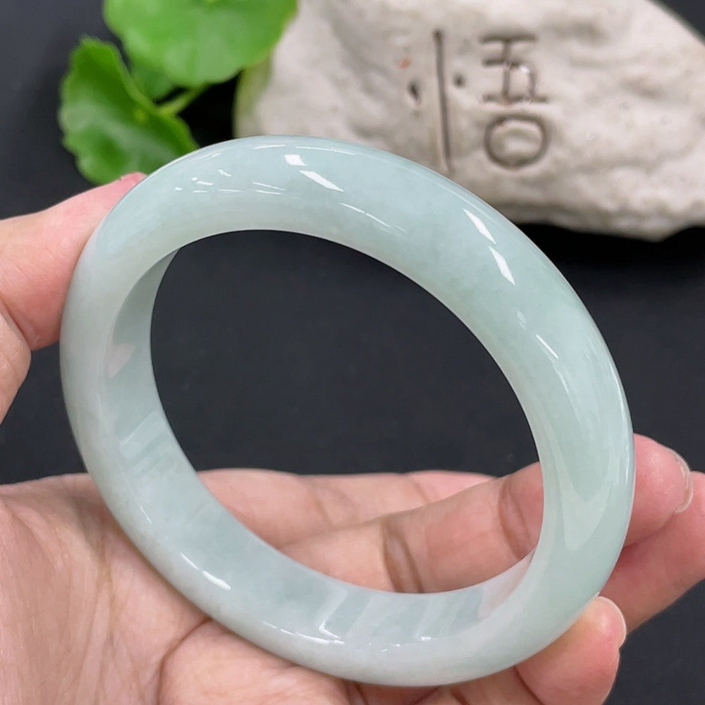 Jadeite Round Bangle, Total Weight Approx. 66.6g, Size 58