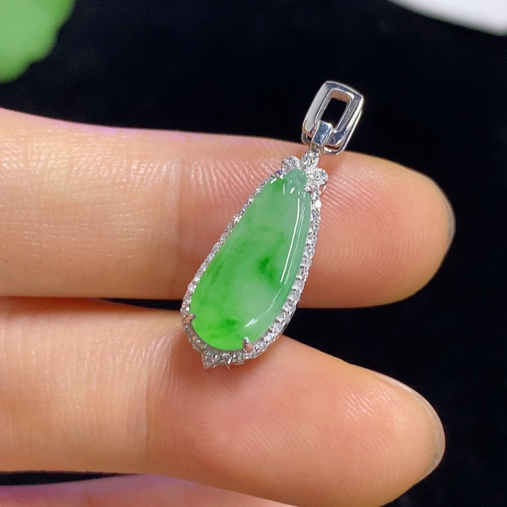 Jadeite Lucky Bean Pendant with 18k Gold and Diamond Accents, Total Weight Approximately 2.26g