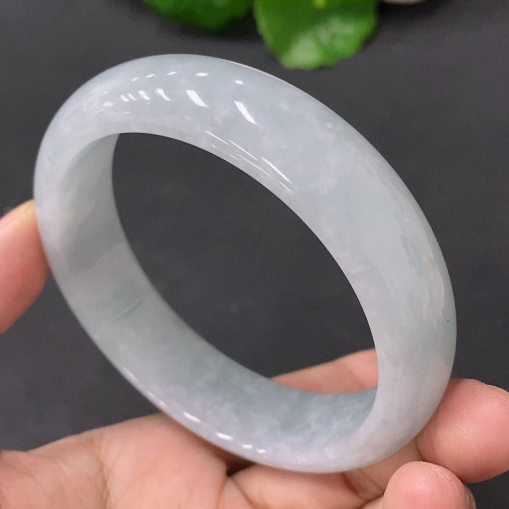Jadeite Round Bracelet Size 58.5 Total Weight 67.967g