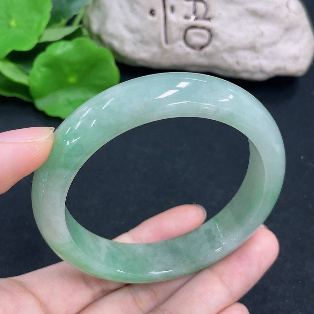 Jadeite Round Bangle