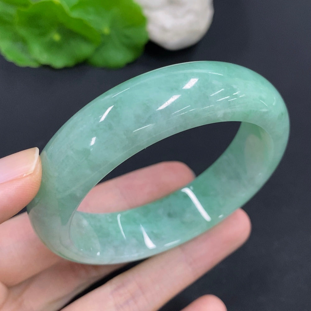 Jadeite Round Bangle