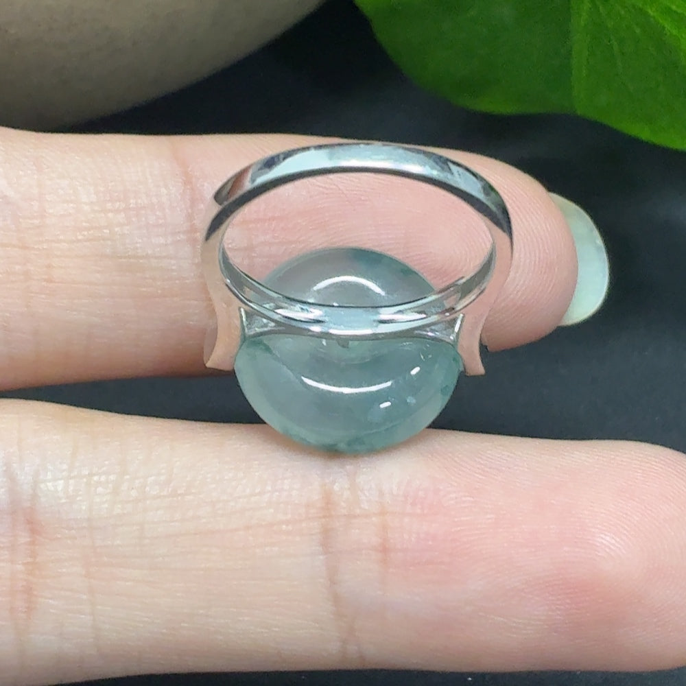 Jadeite inlaid ring with diamond