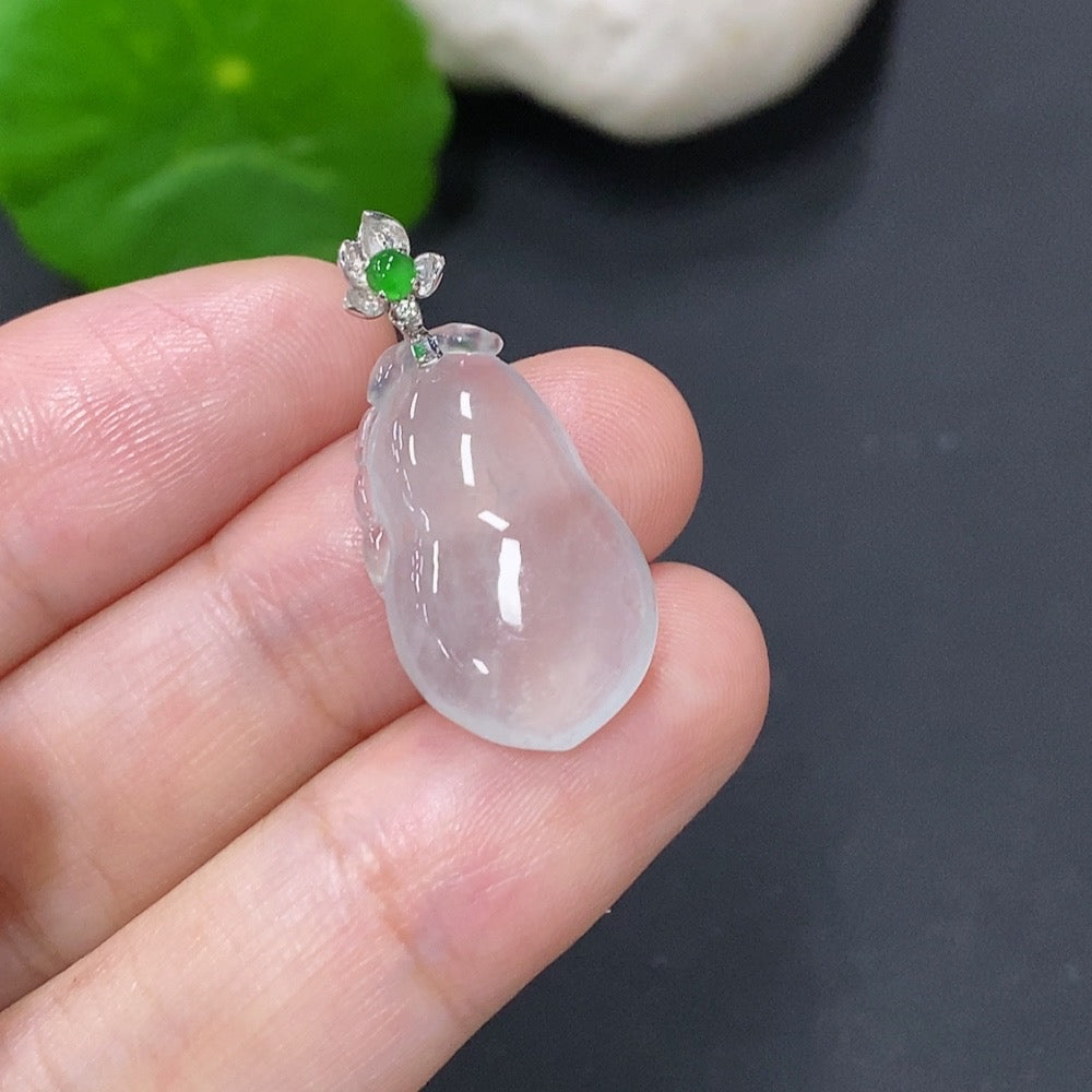 Jadeite Fu Gua Pendant with 18K Gold Clasp, Total Weight Approx. 2.9g (Non-Diamond)