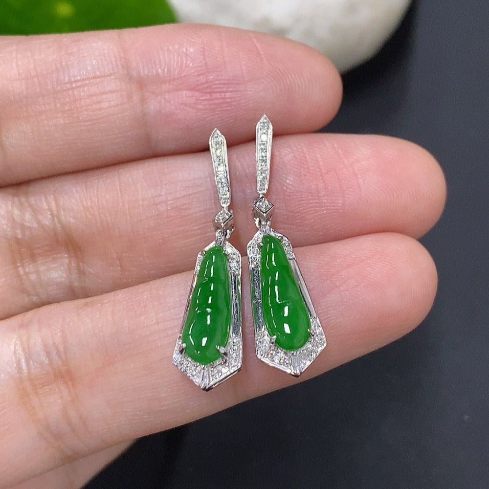Jadeite Lucky Bean Earrings with 18K Gold Mounting, Total Weight Approx. 2.3g (Accented with Diamonds)
