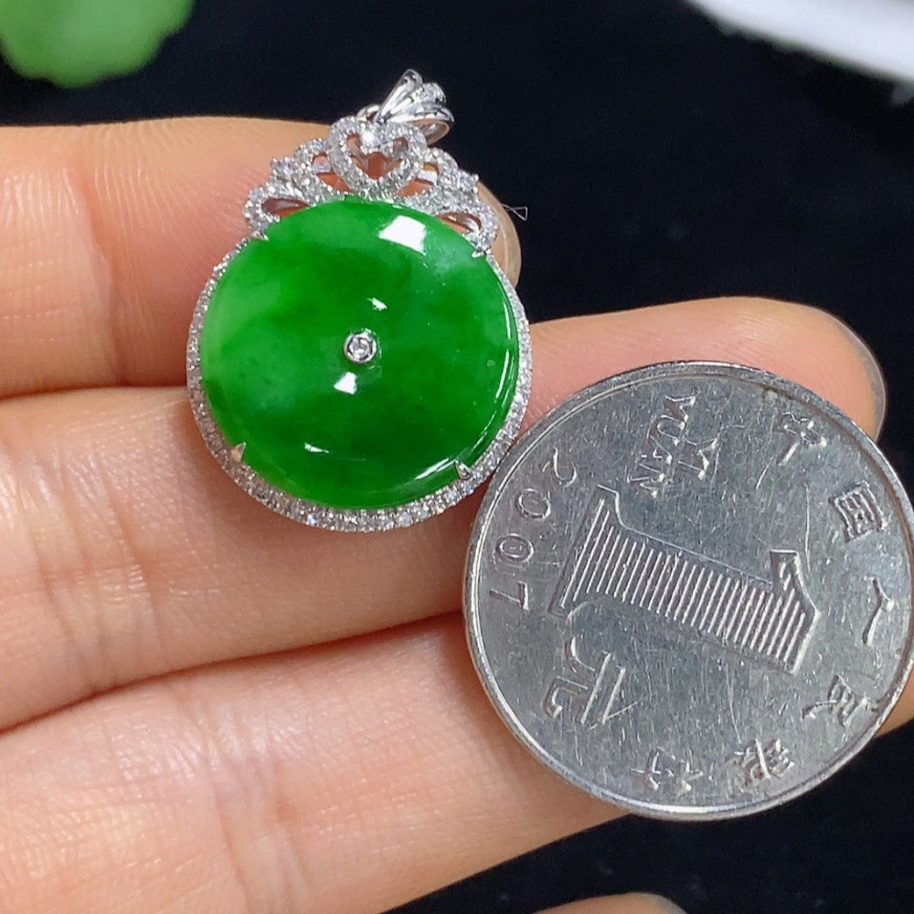 Jadeite Peace Knot Inlaid Pendant 18k with Diamond Accents, Total Weight Approximately 3.4g