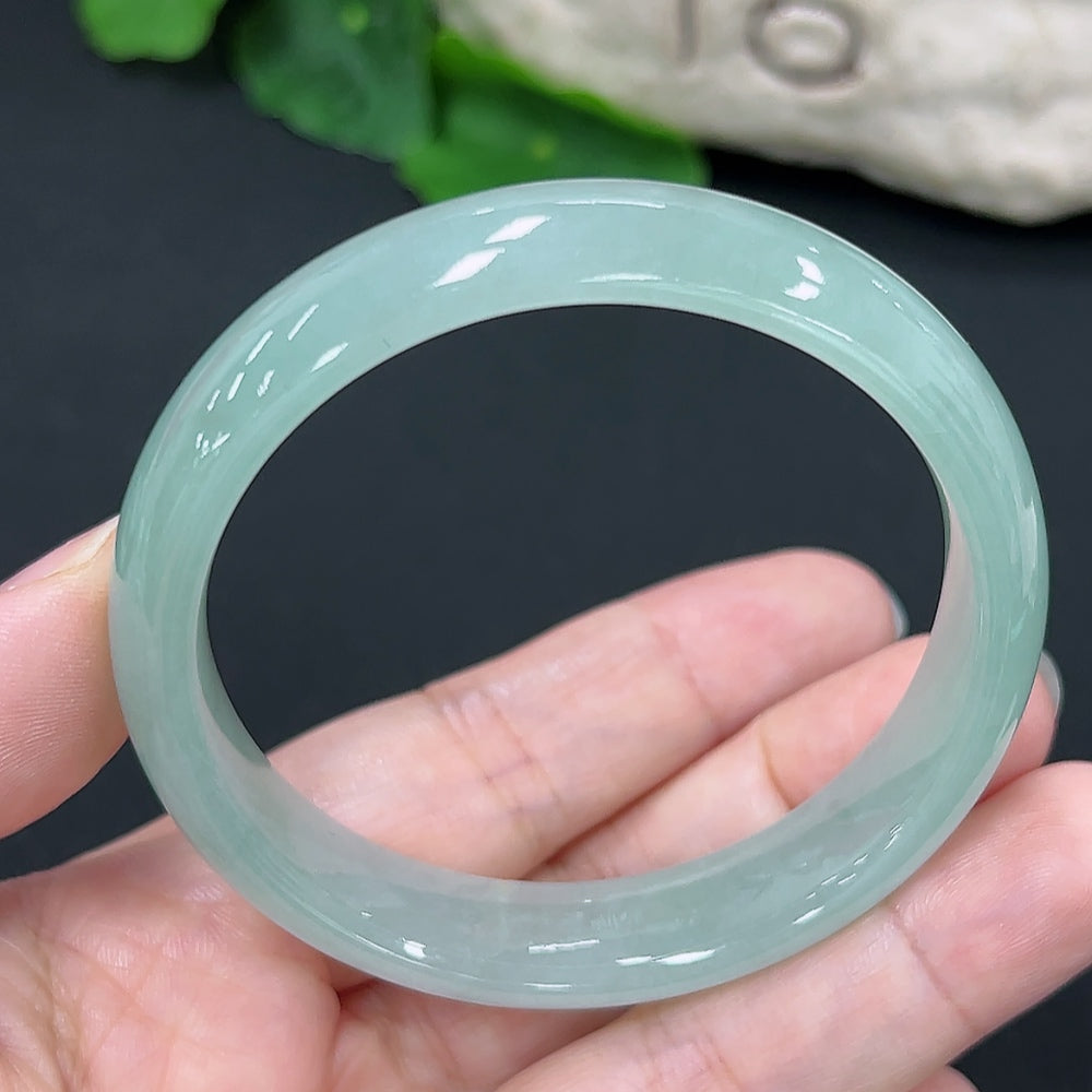 Jadeite Round Bangle