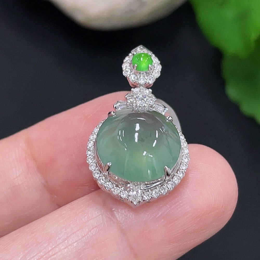 Jadeite Inlaid Pendant 18K Gold Total Weight Approx. 3g (with Diamond Accents)