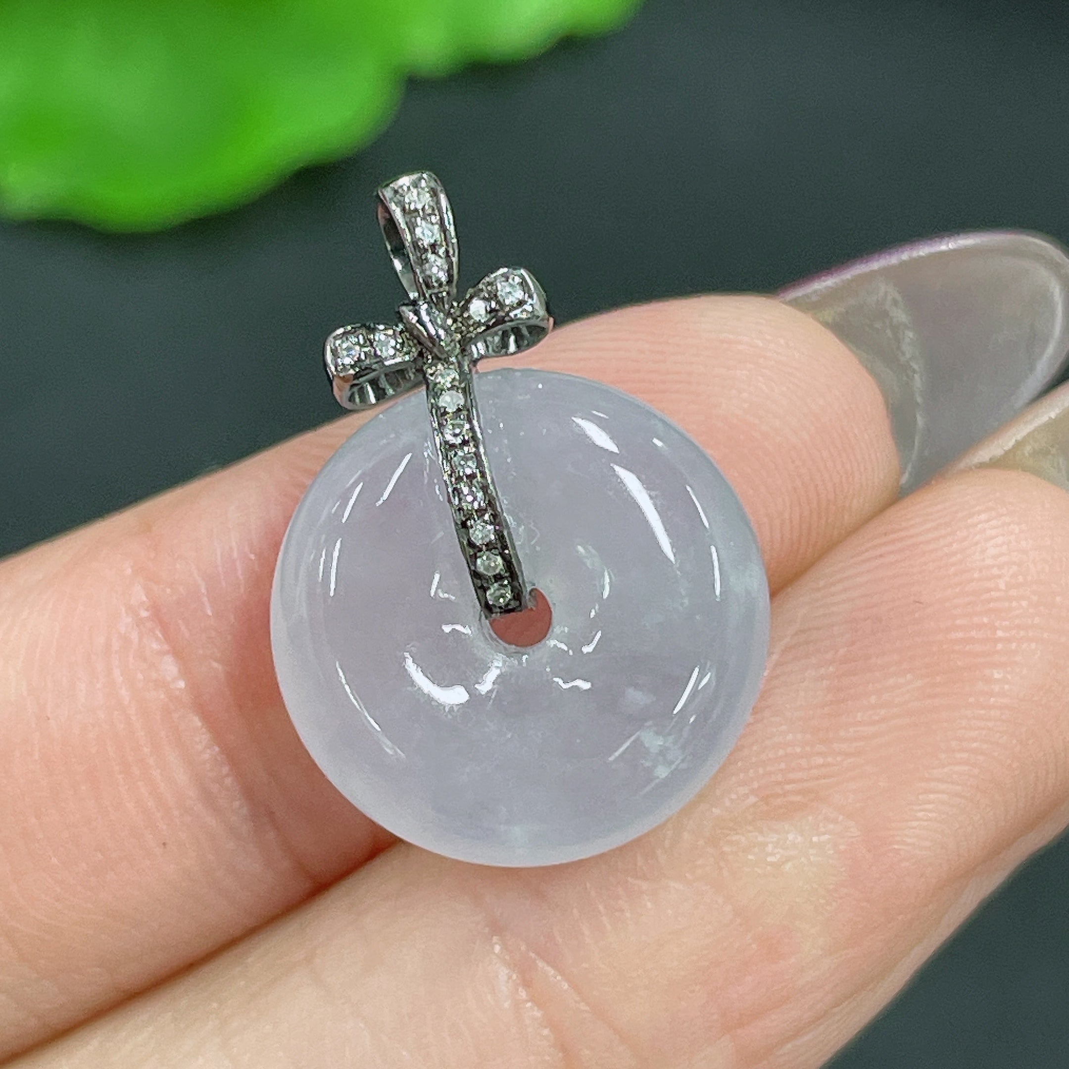 Jadeite Pendant 18k Gold Inlaid with Diamonds Total Weight Approx. 3.46g
