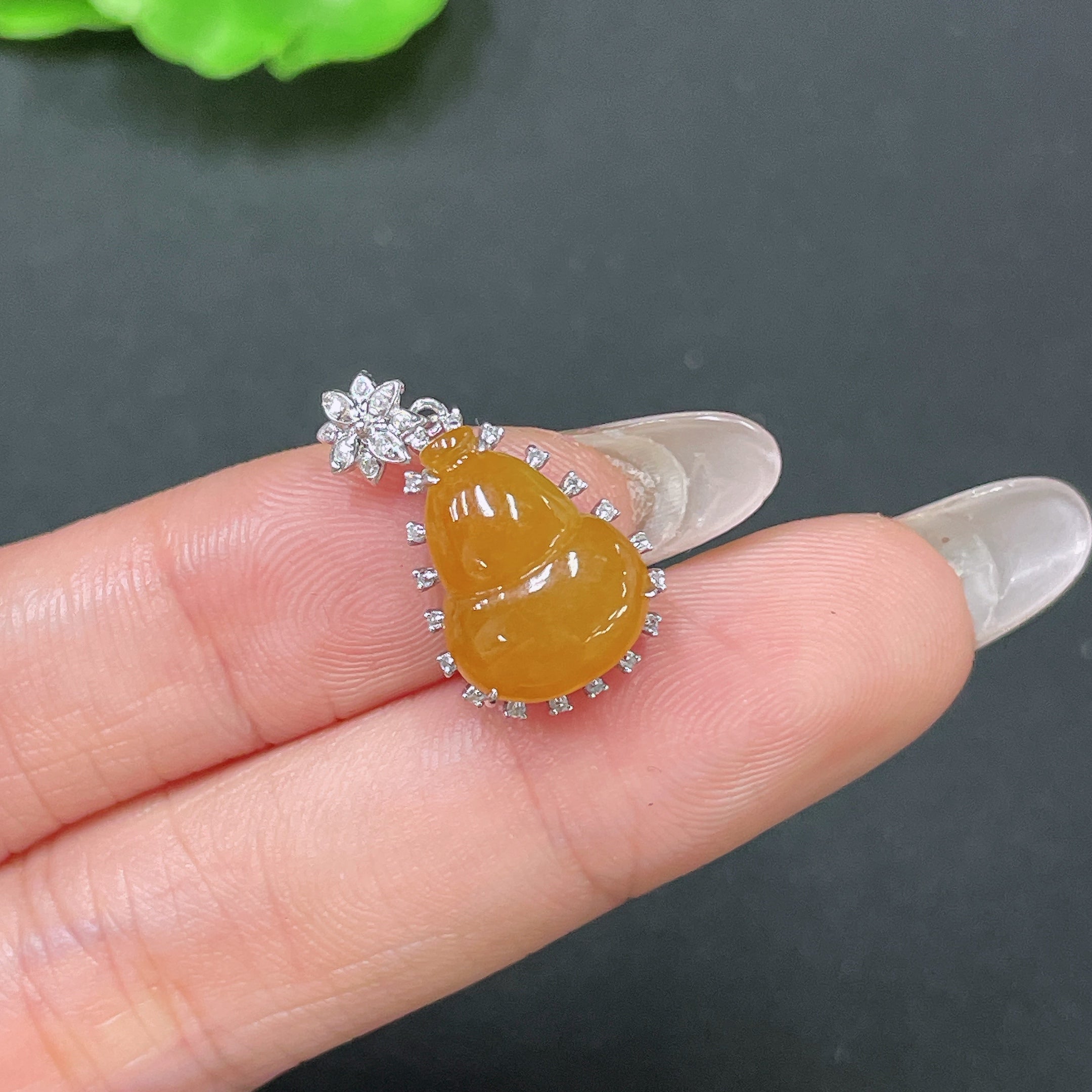 Jadeite Pendant Gourd 18K Gold Inlaid No Diamond Total Weight Approx. 2.21g