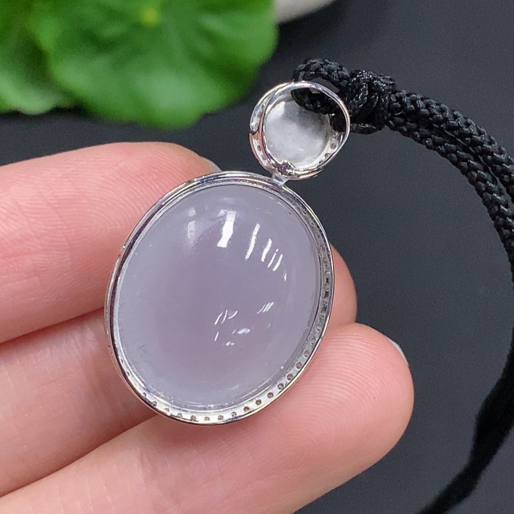Jadeite Cabochon Pendant Set in 18k Gold, Total Weight Approx. 8.7g (Including Cord), Accented with Diamonds