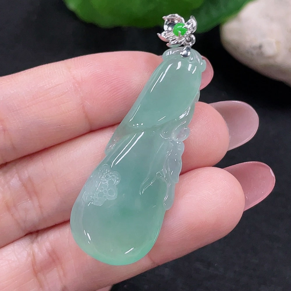 Jadeite Pendant 18K Gold Total Weight Approx. 9g