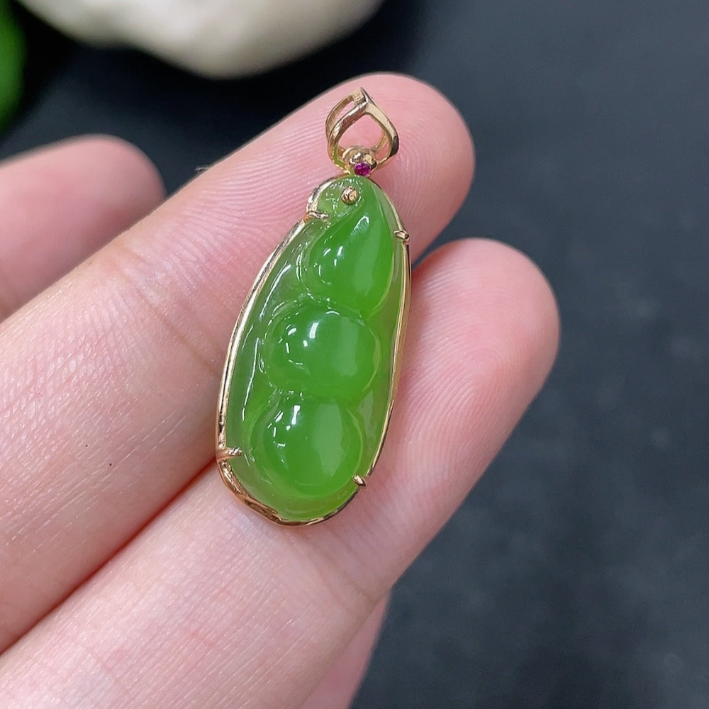 Hetian Jade Jasper Inlaid Pendant Fortunate Bean 18k Gold Total Weight Approx.1.9g
