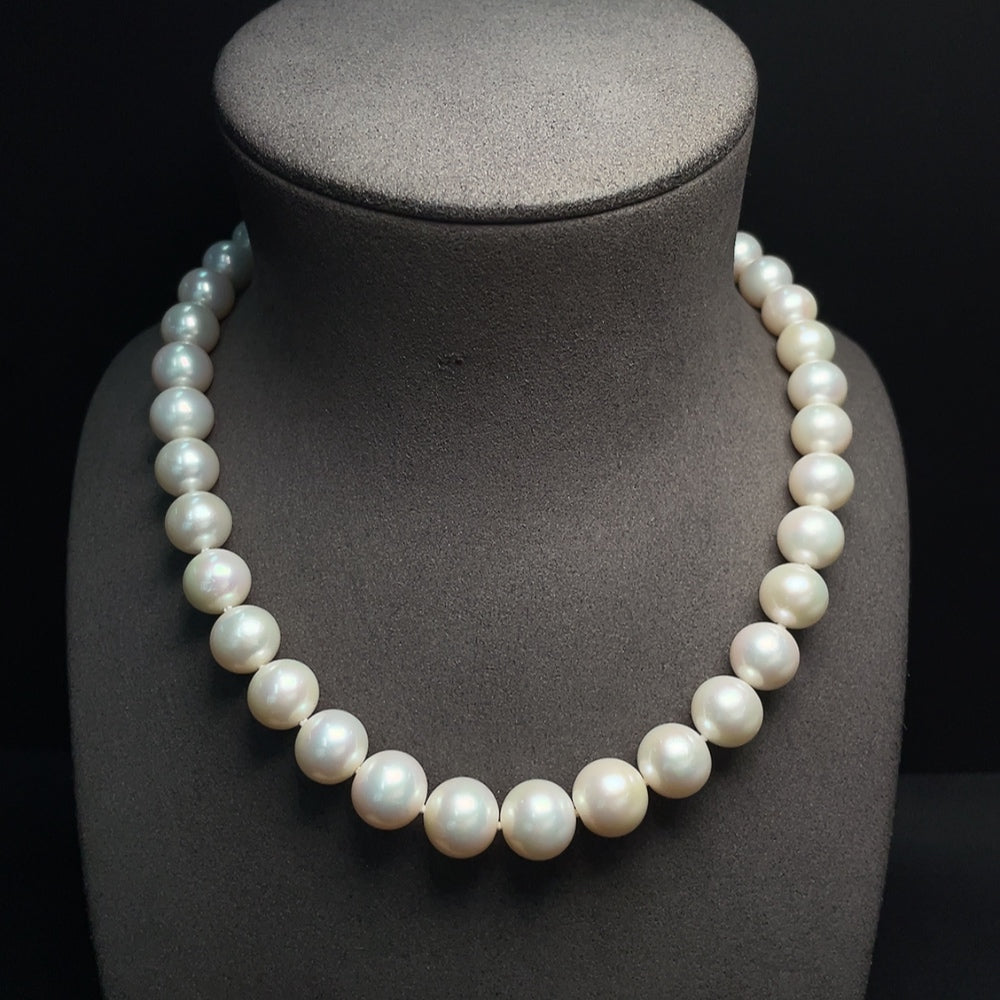 Pearl Necklace 18K Gold Total Weight Approx. 79.95g Size 10.7-12.6mm