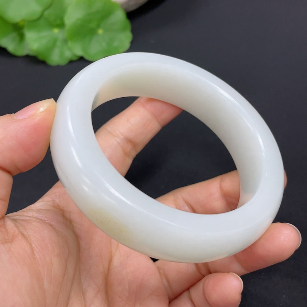Hetian Jade Round Bracelet Size 56.3 Total Weight Approx. 88.8g Undetermined Skin Color Origin