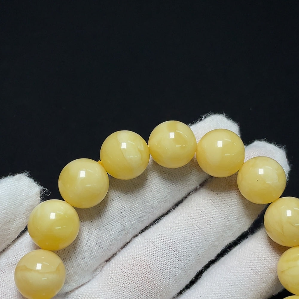Amber Beeswax Bracelet, Total Weight Approx. 22.8g, Size About 13.1-13.8mm